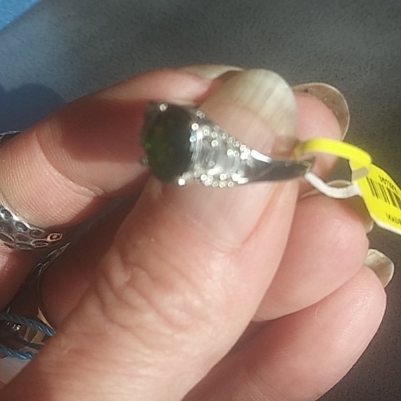 Ring - Picture 4 of 8